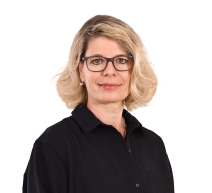 Flueckiger_Petra_web-1-e1738944768313.jpg
